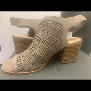 NEVER WORN BRAND NEW VINCE CAMUTO BOOTIES